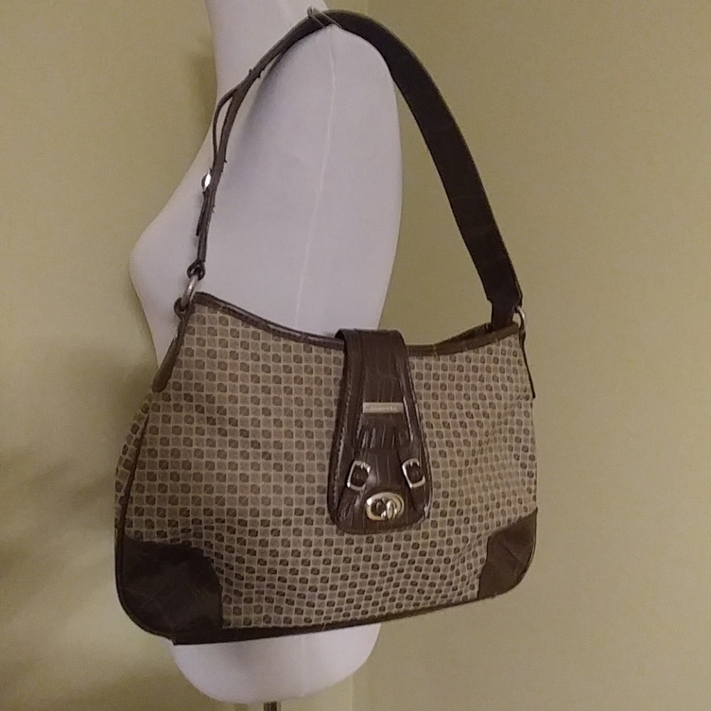 Nine & Co handbag
